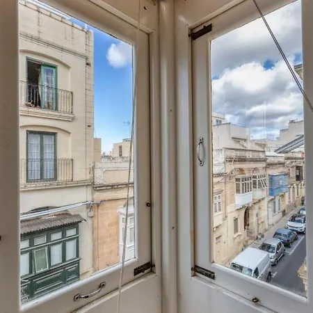 Townhouse - Hosted By Sweetstay Sliema