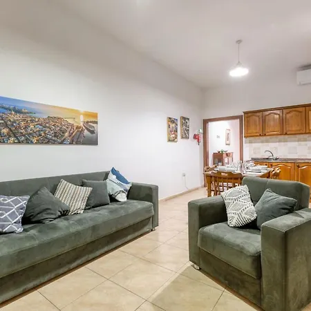 Townhouse - Hosted By Sweetstay Apartment