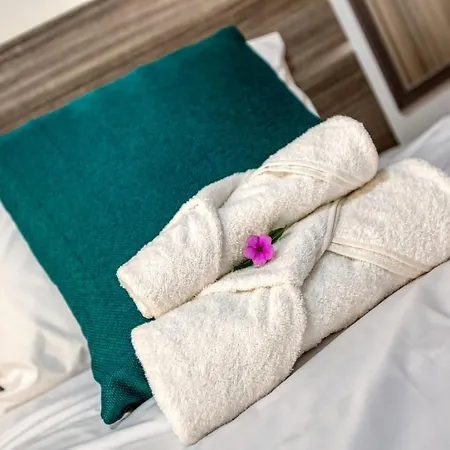 Townhouse - Hosted By Sweetstay דירה סליאמה